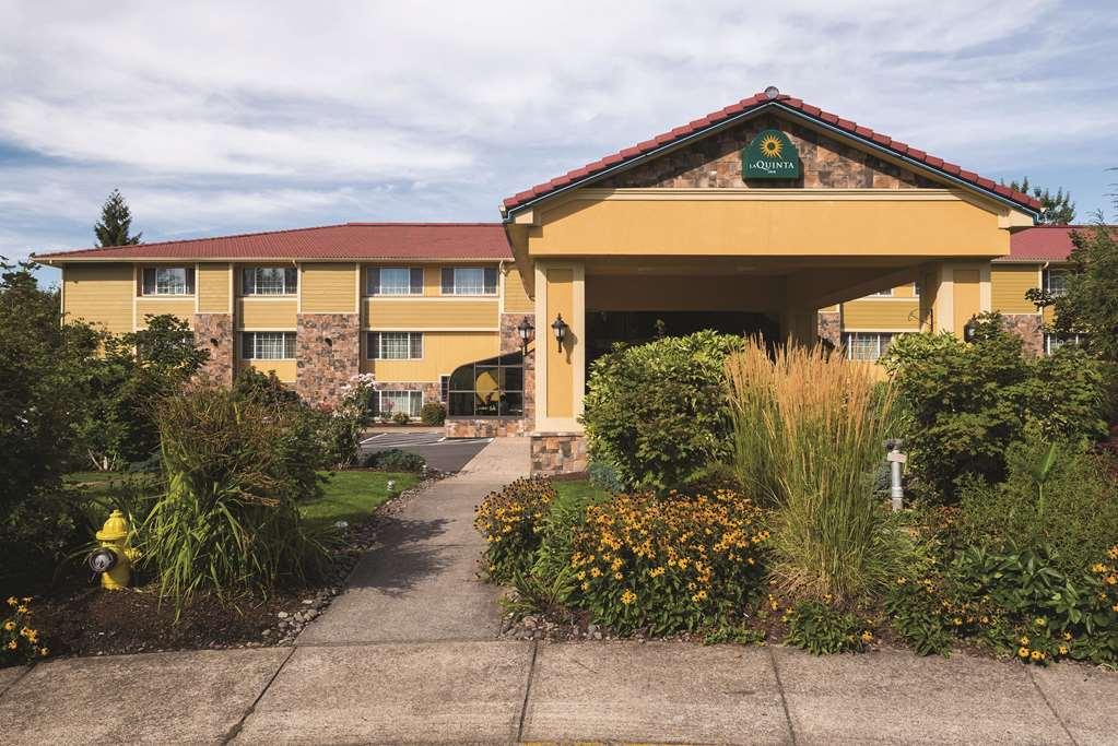 Best Western Plus Parkway Inn Уилсонвилл Экстерьер фото