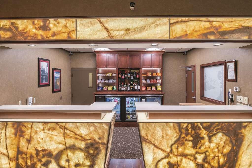 Best Western Plus Parkway Inn Уилсонвилл Экстерьер фото