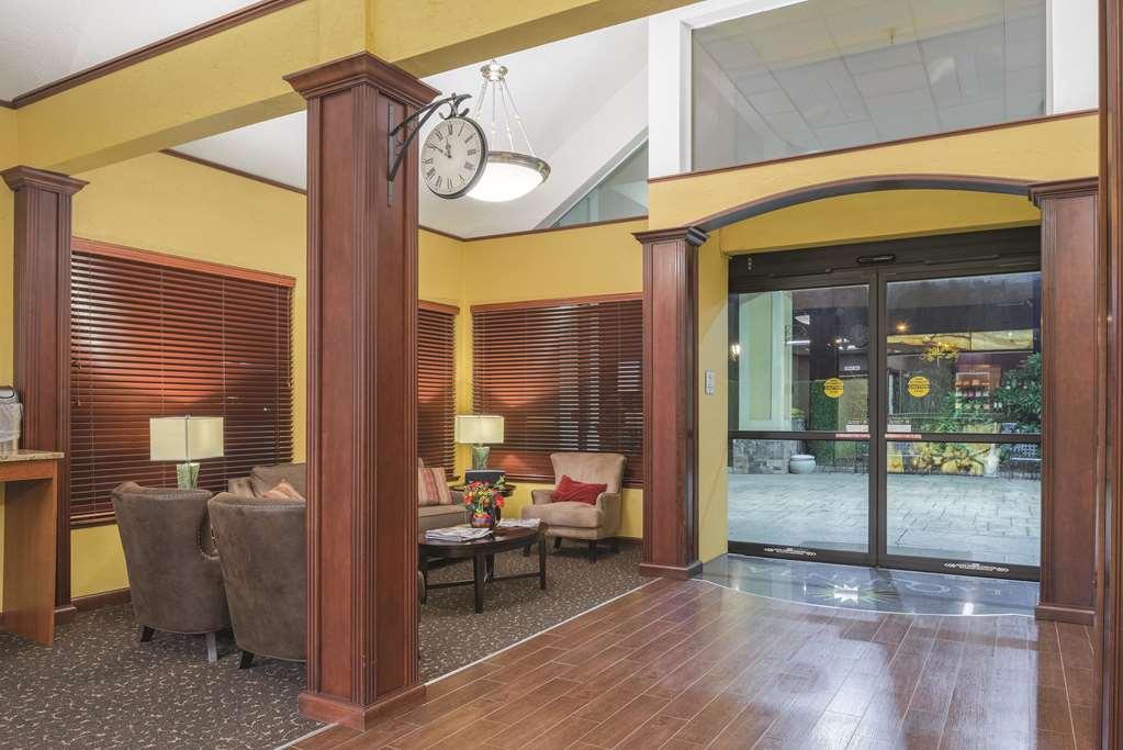 Best Western Plus Parkway Inn Уилсонвилл Экстерьер фото