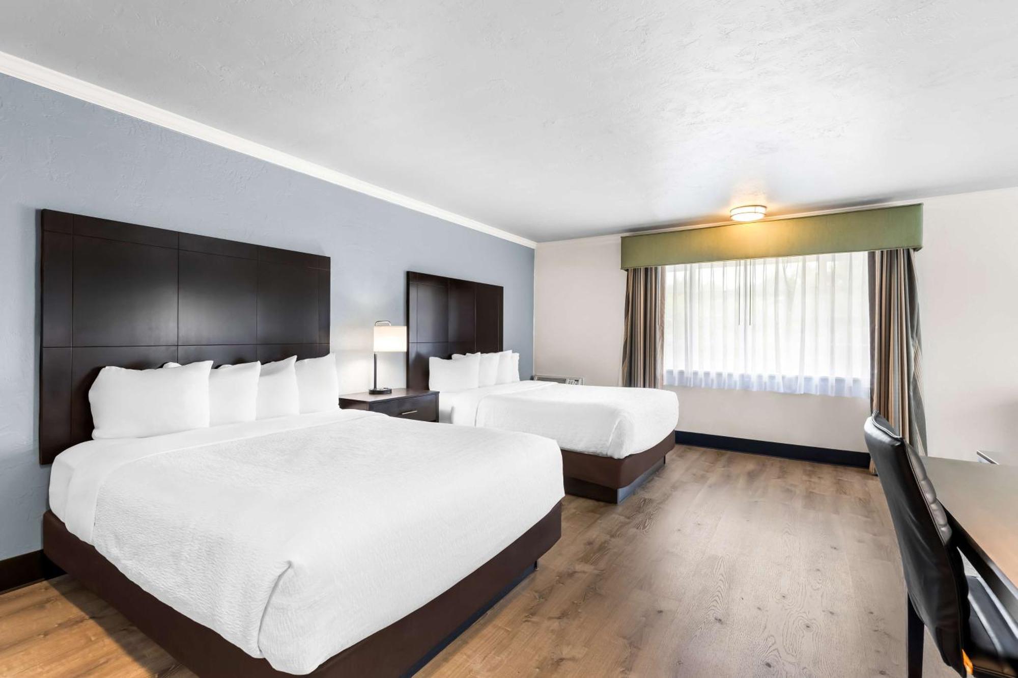 Best Western Plus Parkway Inn Уилсонвилл Экстерьер фото