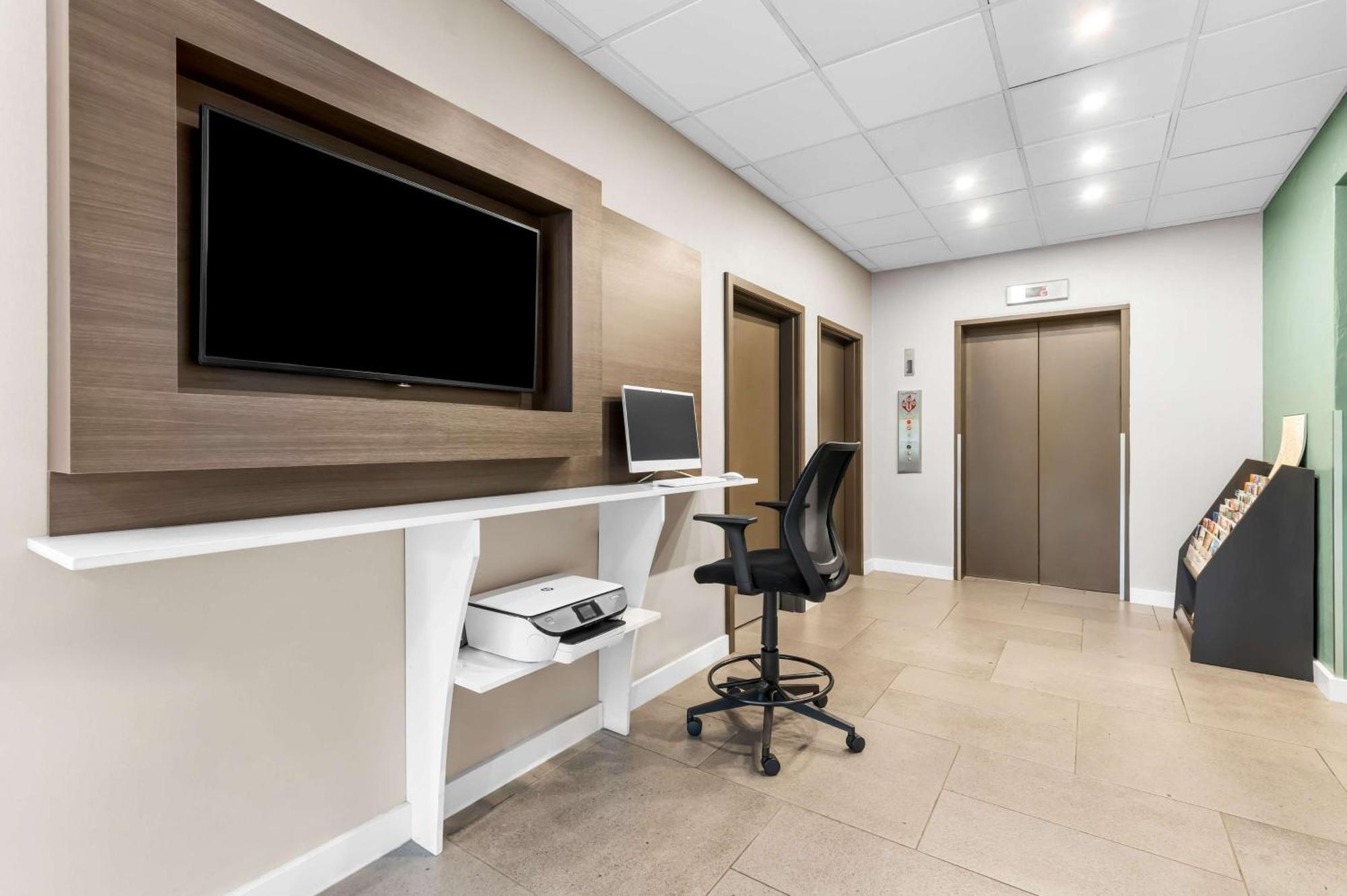 Best Western Plus Parkway Inn Уилсонвилл Экстерьер фото